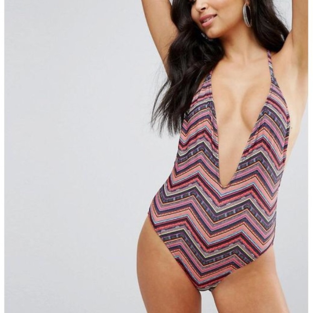 T back plunging monokini